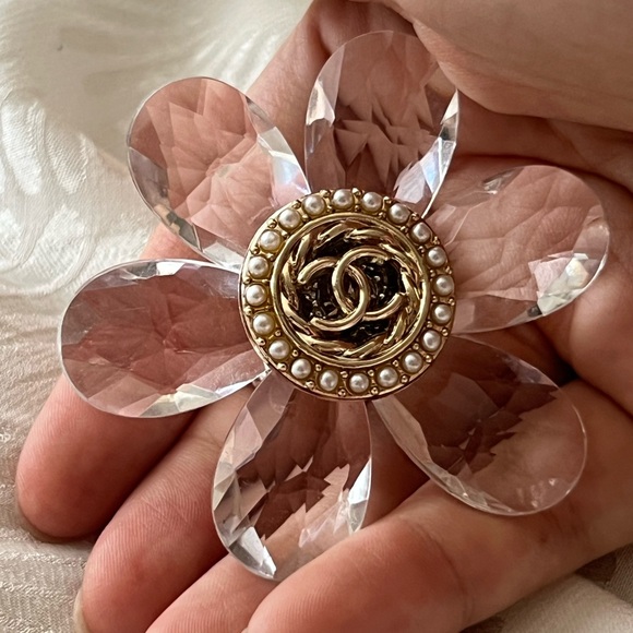 Chanel Flower Ring - Picture 1 of 15